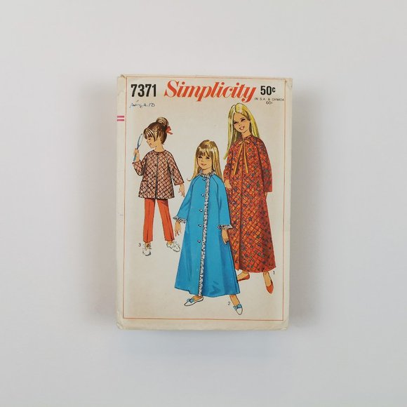 60s Simplicity Sewing Pattern 7371 Child’s Robe - Picture 6 of 9